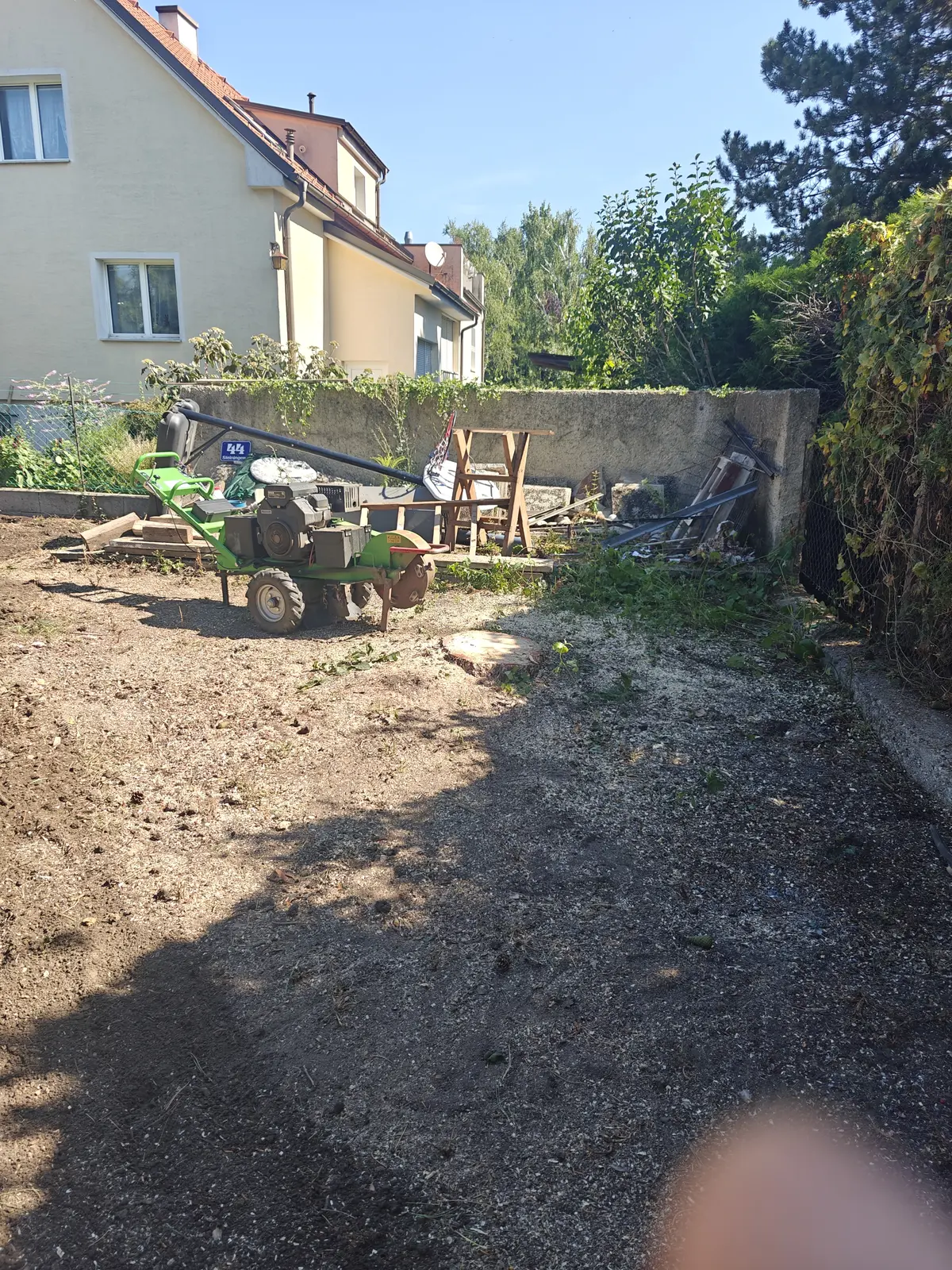 Freziranje panja i uklanjanje ostataka korena